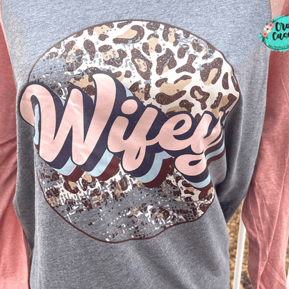 Wifey Retro Vintage Leopard Raglan